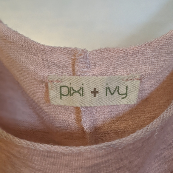 Pixi & Ivy Oversized Blouse - Picture 2 of 4